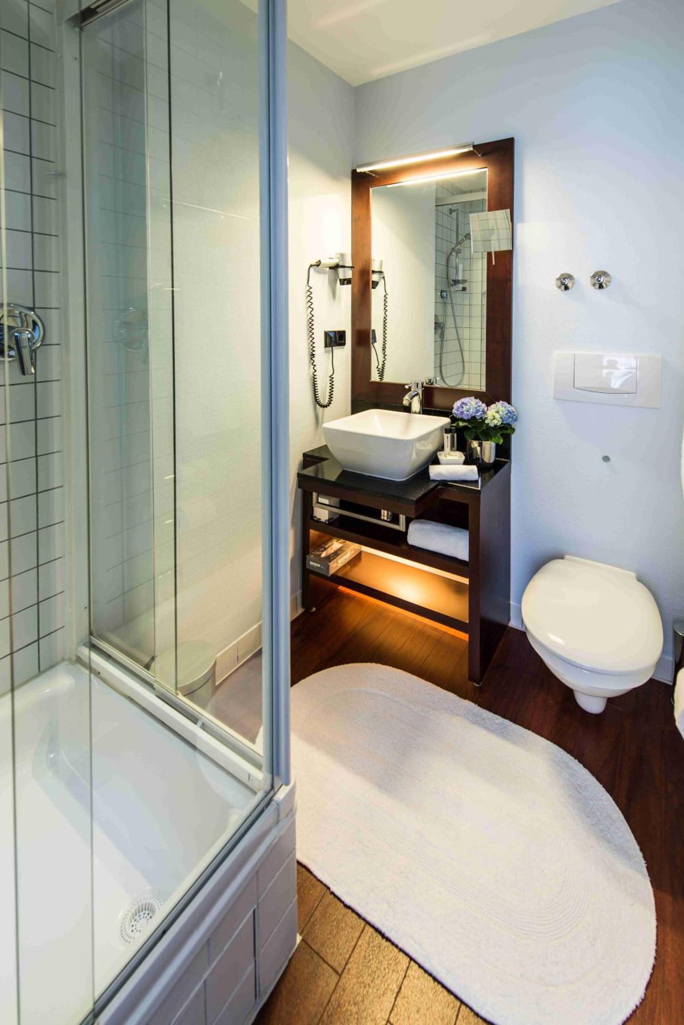 Double Room,61892227:JPEG